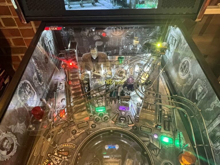 The-Munsters-Premium-Pinball-Machine-by-Stern