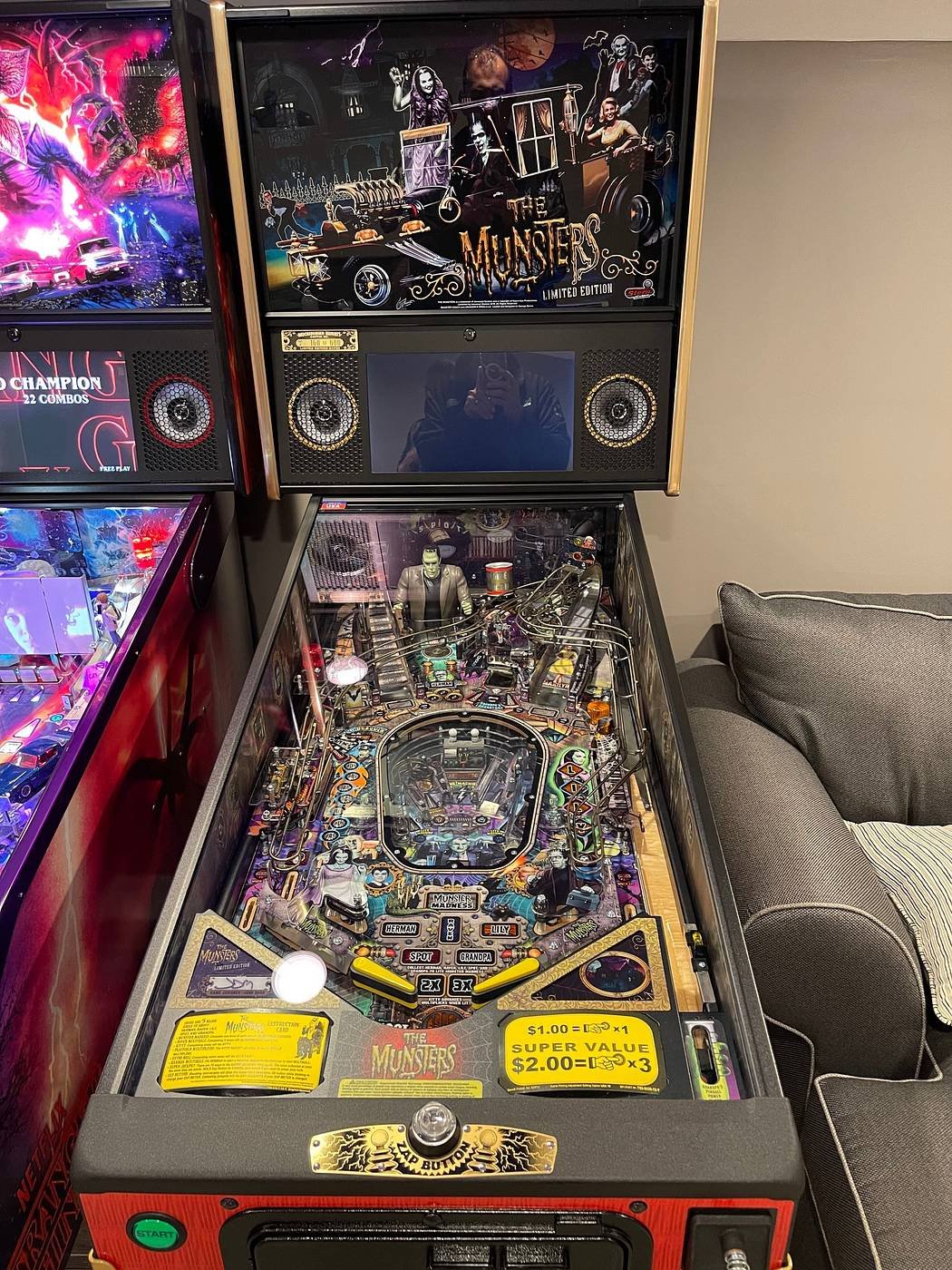 The Munsters LE Pinball Machine - Image 6