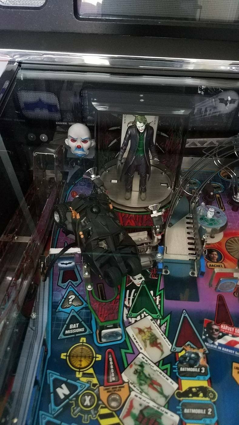 Batman Dark Knight Pinball Machine by Stern - Image 9