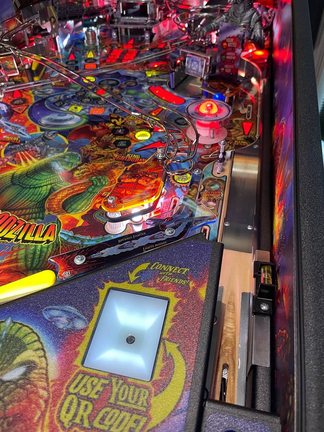 Godzilla Premium Pinball Machine by Stern - Image 4