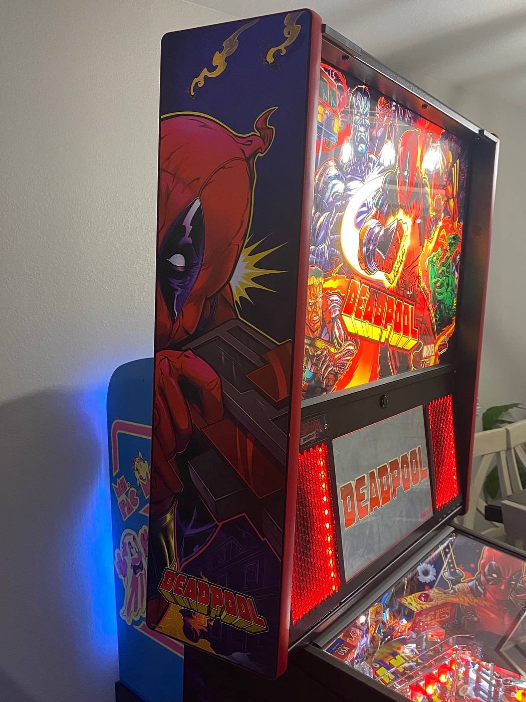 Deadpool Pro Pinball Machine by Stern - Image 8